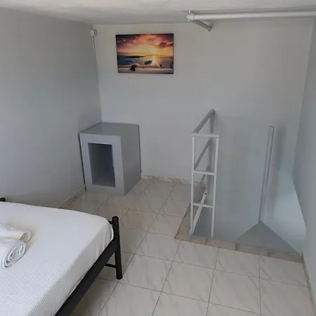 Centro Apartamento Fira (Santorini)