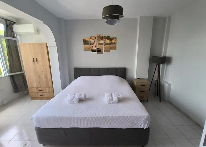 Centro * Fira (Santorini)